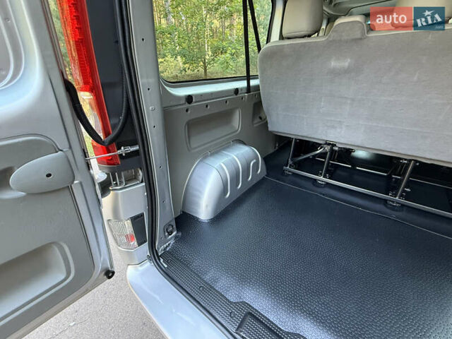 Серый Опель Виваро, объемом двигателя 2 л и пробегом 280 тыс. км за 16800 $, фото 47 на Automoto.ua