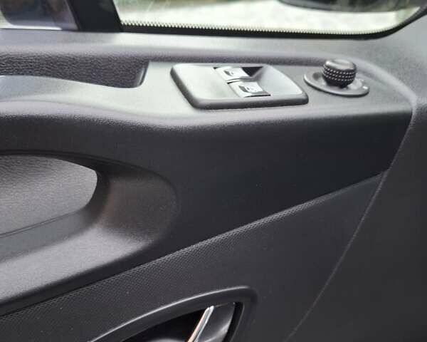 Серый Опель Виваро, объемом двигателя 1.6 л и пробегом 293 тыс. км за 14200 $, фото 17 на Automoto.ua