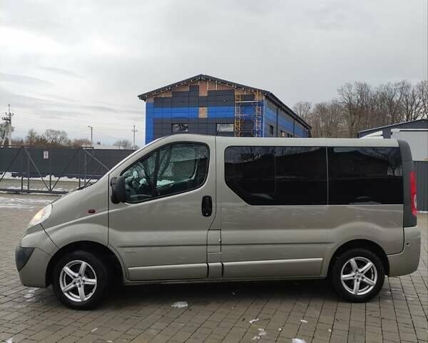 Сірий Опель Віваро, об'ємом двигуна 2 л та пробігом 222 тис. км за 14999 $, фото 9 на Automoto.ua