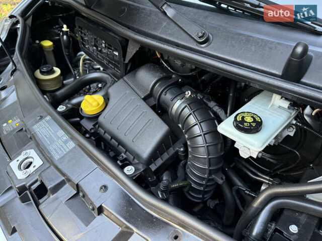 Серый Опель Виваро, объемом двигателя 2 л и пробегом 280 тыс. км за 16800 $, фото 49 на Automoto.ua