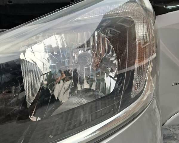 Серый Опель Виваро, объемом двигателя 1.6 л и пробегом 293 тыс. км за 14200 $, фото 64 на Automoto.ua