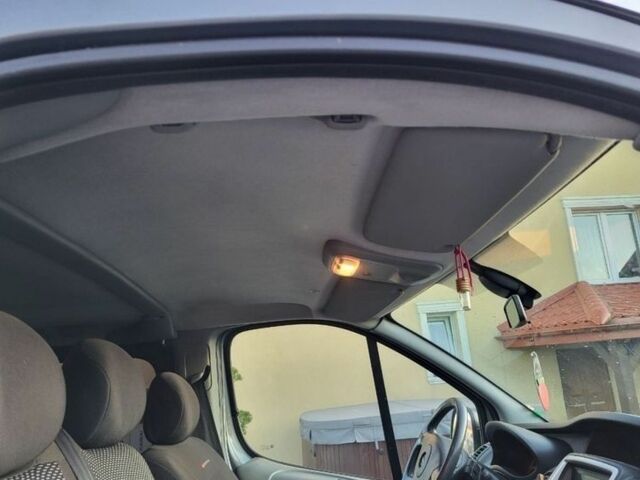 Серый Опель Виваро, объемом двигателя 2 л и пробегом 250 тыс. км за 8900 $, фото 5 на Automoto.ua