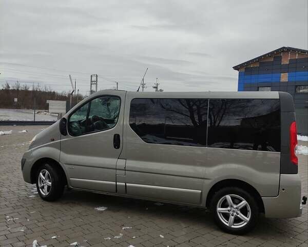 Сірий Опель Віваро, об'ємом двигуна 2 л та пробігом 222 тис. км за 14999 $, фото 10 на Automoto.ua