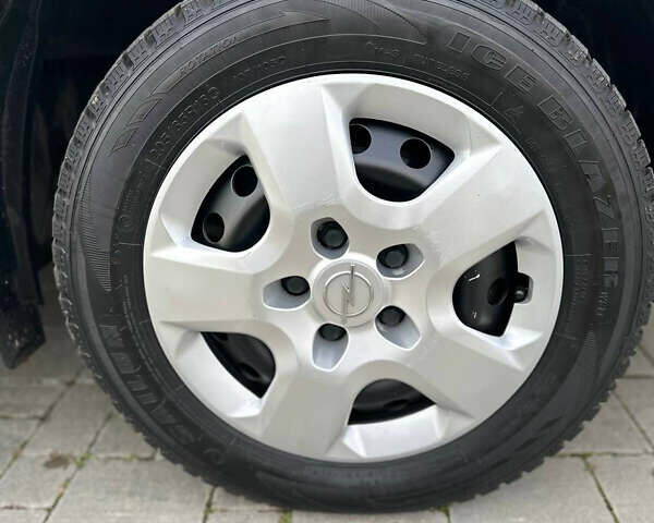 Серый Опель Виваро, объемом двигателя 2 л и пробегом 267 тыс. км за 17000 $, фото 27 на Automoto.ua