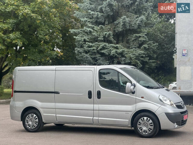 Опель Віваро 2014 у Рівному на Automoto.ua Сірий Опель Віваро, об'ємом двигуна 2 л та пробігом 187 тис. км за 13500 $, фото 11 на Automoto.ua