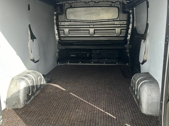 Сірий Опель Віваро, об'ємом двигуна 1.6 л та пробігом 295 тис. км за 12000 $, фото 16 на Automoto.ua