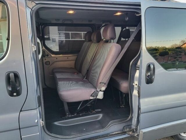 Серый Опель Виваро, объемом двигателя 2 л и пробегом 250 тыс. км за 8900 $, фото 15 на Automoto.ua