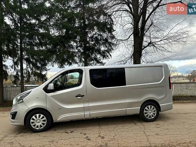 Серый Опель Виваро, объемом двигателя 1.6 л и пробегом 230 тыс. км за 14000 $, фото 1 на Automoto.ua