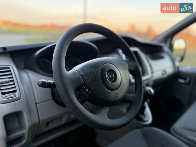 Сірий Опель Віваро, об'ємом двигуна 2 л та пробігом 263 тис. км за 16500 $, фото 14 на Automoto.ua