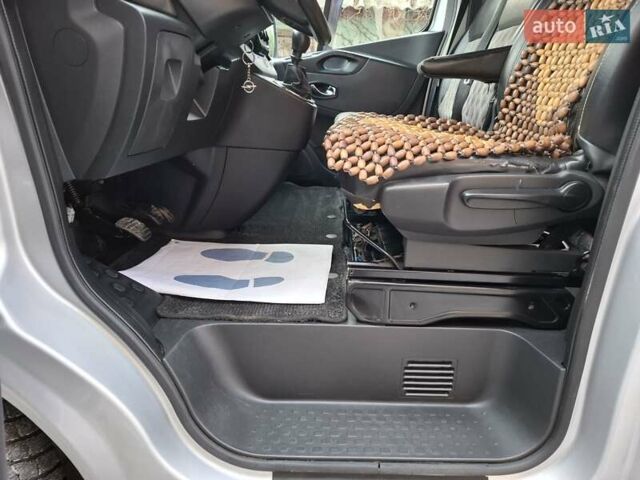 Серый Опель Виваро, объемом двигателя 1.6 л и пробегом 293 тыс. км за 14200 $, фото 27 на Automoto.ua