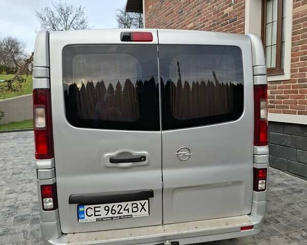 Серый Опель Виваро, объемом двигателя 1.6 л и пробегом 293 тыс. км за 14200 $, фото 7 на Automoto.ua