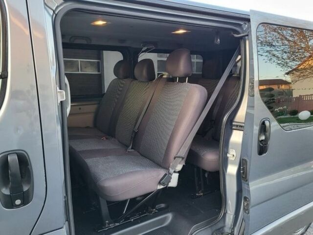 Сірий Опель Віваро, об'ємом двигуна 2 л та пробігом 250 тис. км за 9200 $, фото 16 на Automoto.ua