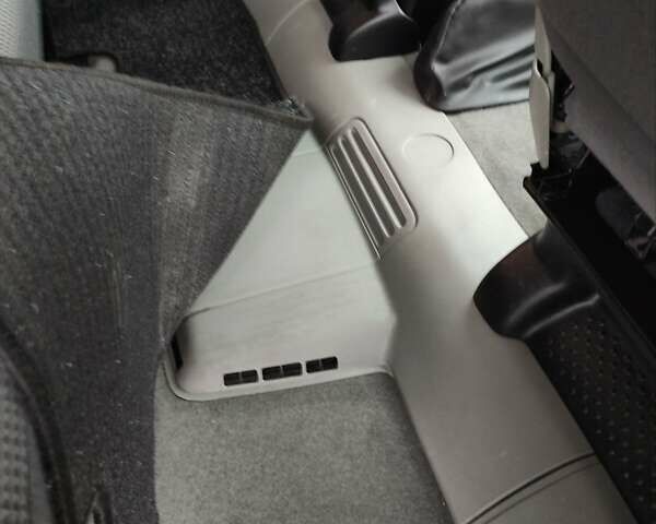 Сірий Опель Віваро, об'ємом двигуна 2 л та пробігом 222 тис. км за 14999 $, фото 36 на Automoto.ua