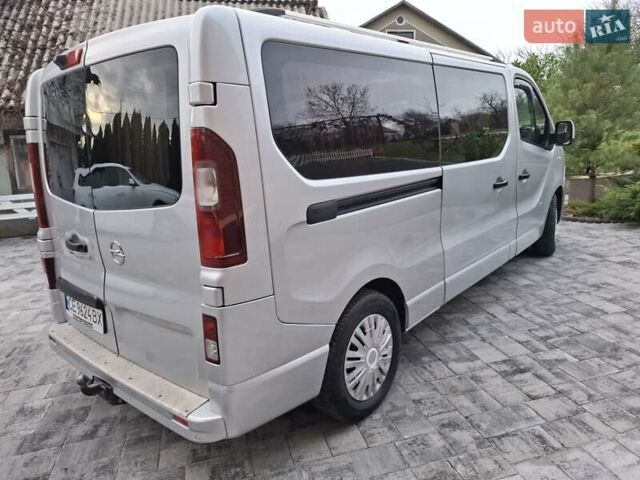 Серый Опель Виваро, объемом двигателя 1.6 л и пробегом 293 тыс. км за 14200 $, фото 1 на Automoto.ua