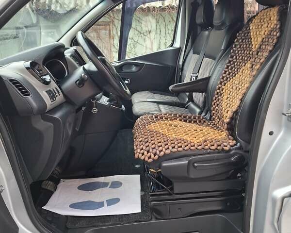 Серый Опель Виваро, объемом двигателя 1.6 л и пробегом 293 тыс. км за 14200 $, фото 32 на Automoto.ua