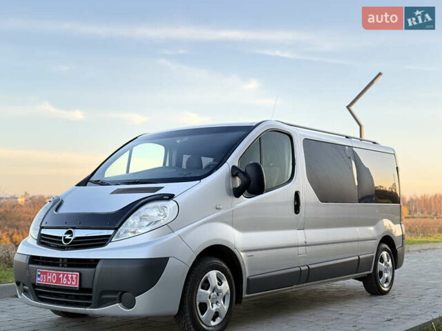Сірий Опель Віваро, об'ємом двигуна 2 л та пробігом 263 тис. км за 16500 $, фото 1 на Automoto.ua