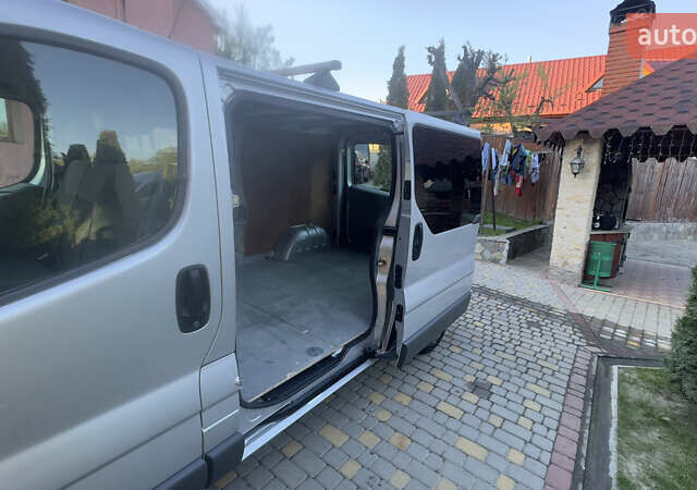 Сірий Опель Віваро, об'ємом двигуна 2 л та пробігом 147 тис. км за 15950 $, фото 54 на Automoto.ua