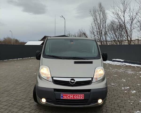 Сірий Опель Віваро, об'ємом двигуна 2 л та пробігом 222 тис. км за 14999 $, фото 3 на Automoto.ua