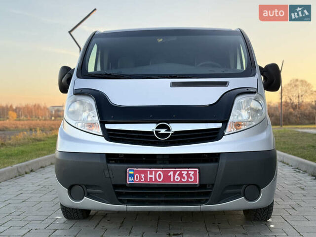 Сірий Опель Віваро, об'ємом двигуна 2 л та пробігом 263 тис. км за 16500 $, фото 3 на Automoto.ua
