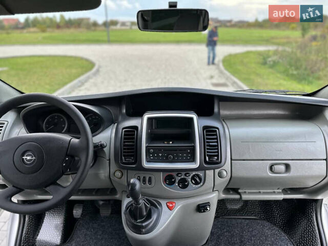 Опель Віваро 2014 у Рівному на Automoto.ua Сірий Опель Віваро, об'ємом двигуна 2 л та пробігом 270 тис. км за 16750 $, фото 37 на Automoto.ua