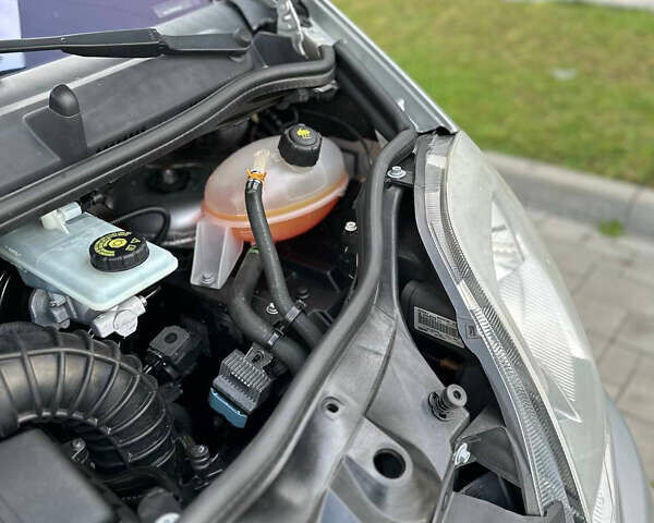 Опель Віваро 2014 у Рівному на Automoto.ua Сірий Опель Віваро, об'ємом двигуна 2 л та пробігом 270 тис. км за 16750 $, фото 25 на Automoto.ua