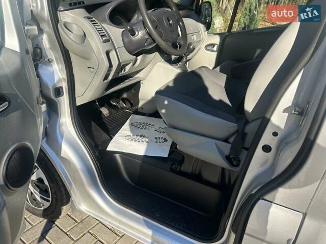 Серый Опель Виваро, объемом двигателя 2 л и пробегом 273 тыс. км за 14800 $, фото 17 на Automoto.ua