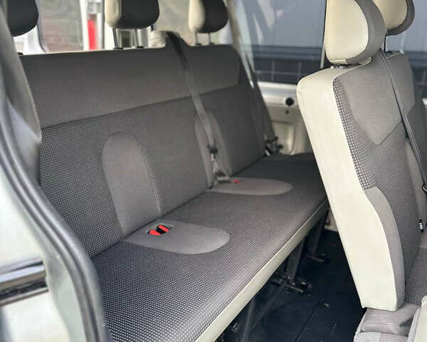 Серый Опель Виваро, объемом двигателя 2 л и пробегом 267 тыс. км за 17000 $, фото 23 на Automoto.ua