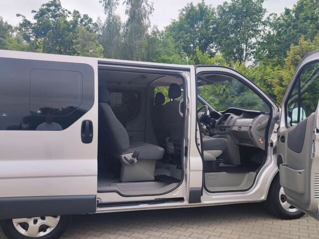 Сірий Опель Віваро, об'ємом двигуна 2 л та пробігом 220 тис. км за 8800 $, фото 12 на Automoto.ua
