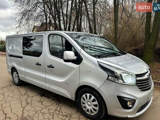 Серый Опель Виваро, объемом двигателя 1.6 л и пробегом 230 тыс. км за 14000 $, фото 4 на Automoto.ua