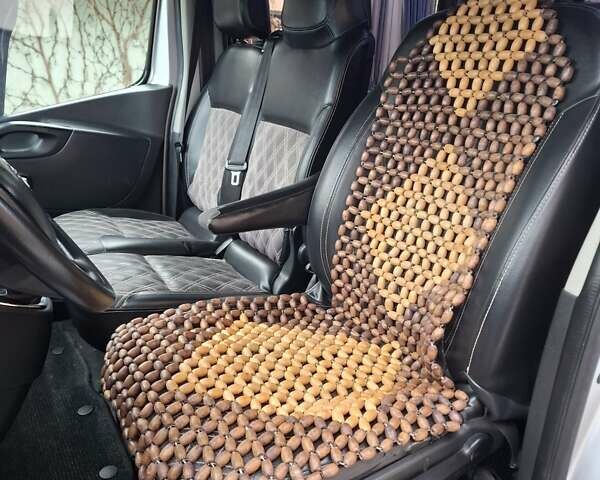 Серый Опель Виваро, объемом двигателя 1.6 л и пробегом 293 тыс. км за 14200 $, фото 29 на Automoto.ua