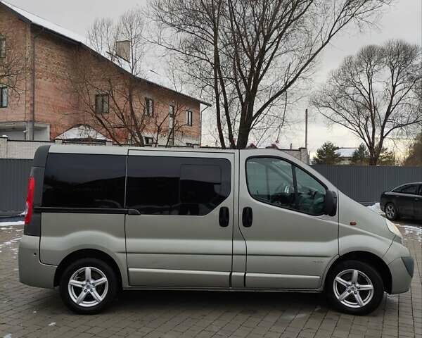 Сірий Опель Віваро, об'ємом двигуна 2 л та пробігом 222 тис. км за 14999 $, фото 19 на Automoto.ua