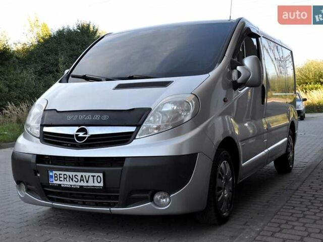 Сірий Опель Віваро, об'ємом двигуна 2 л та пробігом 286 тис. км за 8999 $, фото 2 на Automoto.ua