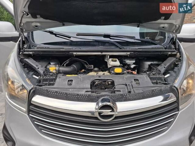 Серый Опель Виваро, объемом двигателя 1.6 л и пробегом 293 тыс. км за 14200 $, фото 66 на Automoto.ua