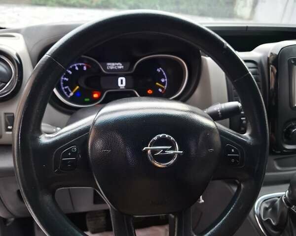 Серый Опель Виваро, объемом двигателя 1.6 л и пробегом 293 тыс. км за 14200 $, фото 26 на Automoto.ua