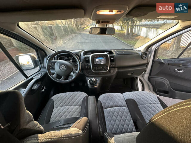 Серый Опель Виваро, объемом двигателя 1.6 л и пробегом 230 тыс. км за 14500 $, фото 4 на Automoto.ua