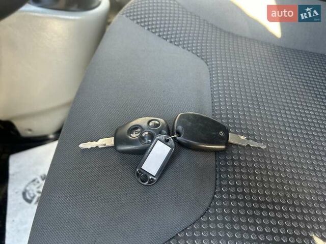 Серый Опель Виваро, объемом двигателя 2 л и пробегом 273 тыс. км за 14800 $, фото 22 на Automoto.ua