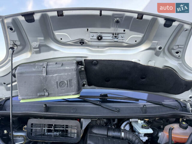 Серый Опель Виваро, объемом двигателя 2 л и пробегом 270 тыс. км за 16750 $, фото 28 на Automoto.ua