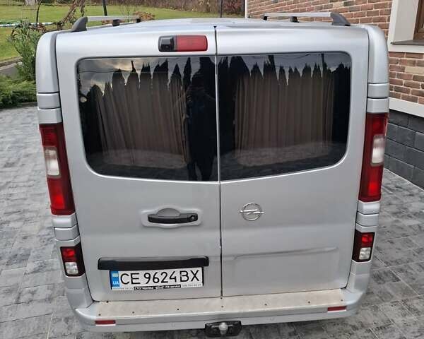 Серый Опель Виваро, объемом двигателя 1.6 л и пробегом 293 тыс. км за 14200 $, фото 8 на Automoto.ua