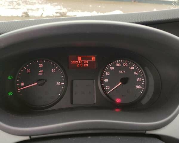 Сірий Опель Віваро, об'ємом двигуна 2 л та пробігом 222 тис. км за 14999 $, фото 29 на Automoto.ua