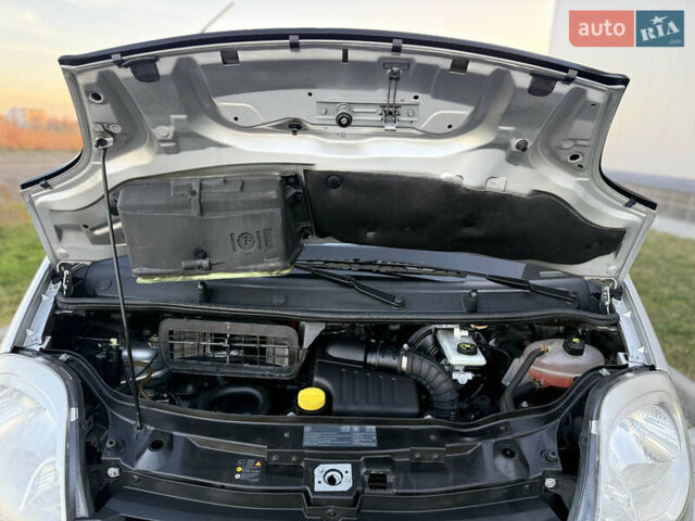 Сірий Опель Віваро, об'ємом двигуна 2 л та пробігом 263 тис. км за 16500 $, фото 26 на Automoto.ua