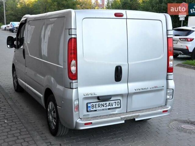 Сірий Опель Віваро, об'ємом двигуна 2 л та пробігом 286 тис. км за 8999 $, фото 12 на Automoto.ua