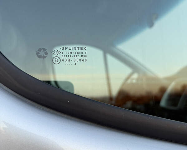 Сірий Опель Віваро, об'ємом двигуна 2 л та пробігом 263 тис. км за 16500 $, фото 23 на Automoto.ua