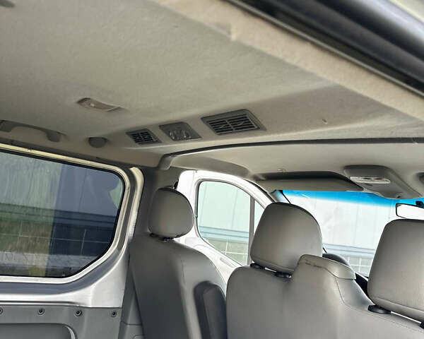 Серый Опель Виваро, объемом двигателя 2 л и пробегом 267 тыс. км за 17000 $, фото 22 на Automoto.ua