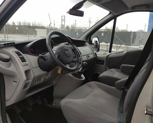 Сірий Опель Віваро, об'ємом двигуна 2 л та пробігом 222 тис. км за 14999 $, фото 26 на Automoto.ua