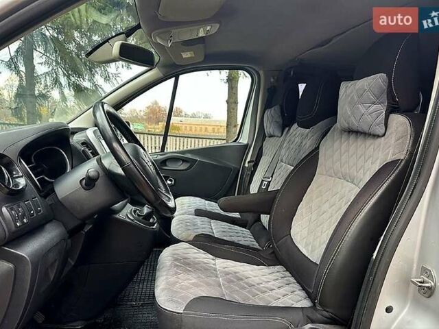 Серый Опель Виваро, объемом двигателя 1.6 л и пробегом 230 тыс. км за 14000 $, фото 7 на Automoto.ua