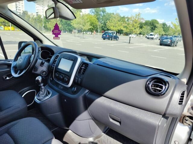 Серый Опель Виваро, объемом двигателя 1.6 л и пробегом 175 тыс. км за 16000 $, фото 6 на Automoto.ua