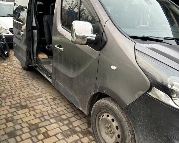 Серый Опель Виваро, объемом двигателя 1.6 л и пробегом 290 тыс. км за 14000 $, фото 1 на Automoto.ua