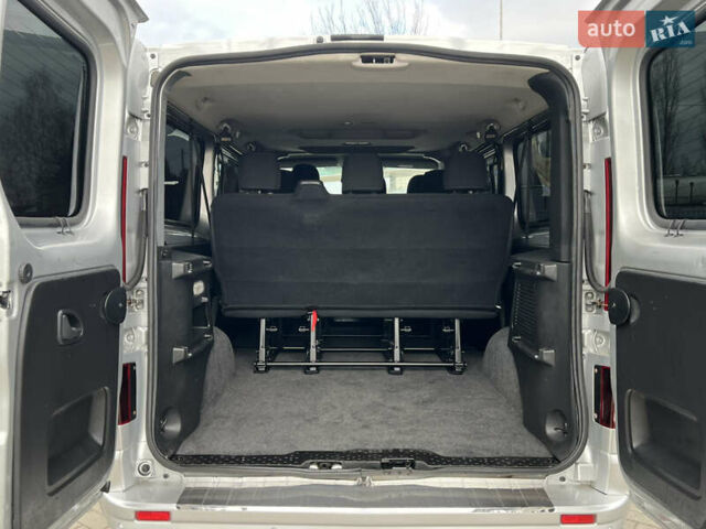 Серый Опель Виваро, объемом двигателя 1.6 л и пробегом 306 тыс. км за 15950 $, фото 66 на Automoto.ua