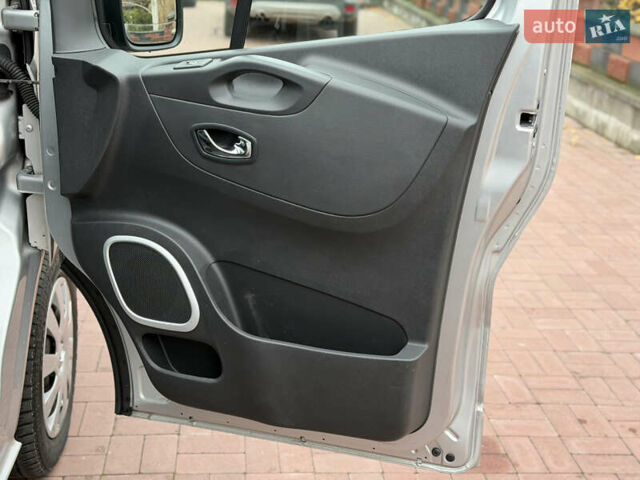 Сірий Опель Віваро, об'ємом двигуна 1.6 л та пробігом 190 тис. км за 15300 $, фото 18 на Automoto.ua