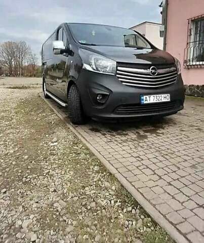 Сірий Опель Віваро, об'ємом двигуна 1.6 л та пробігом 310 тис. км за 16000 $, фото 4 на Automoto.ua
